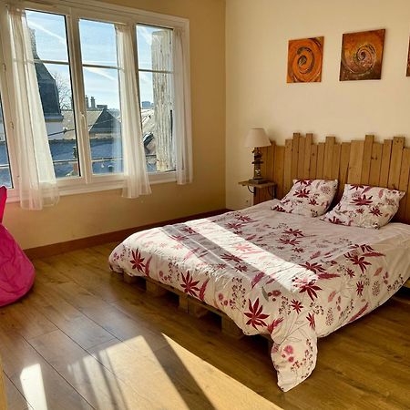 Vue Imprenable Sur La Mairie Apartment Ван Екстериор снимка