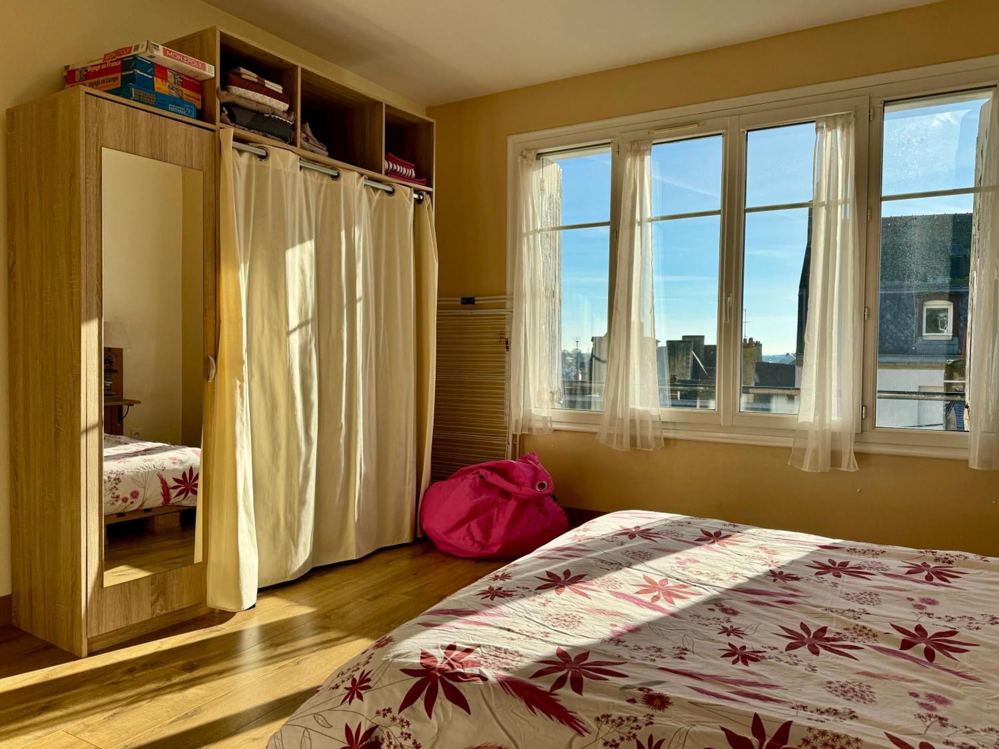 Vue Imprenable Sur La Mairie Apartment Ван Екстериор снимка